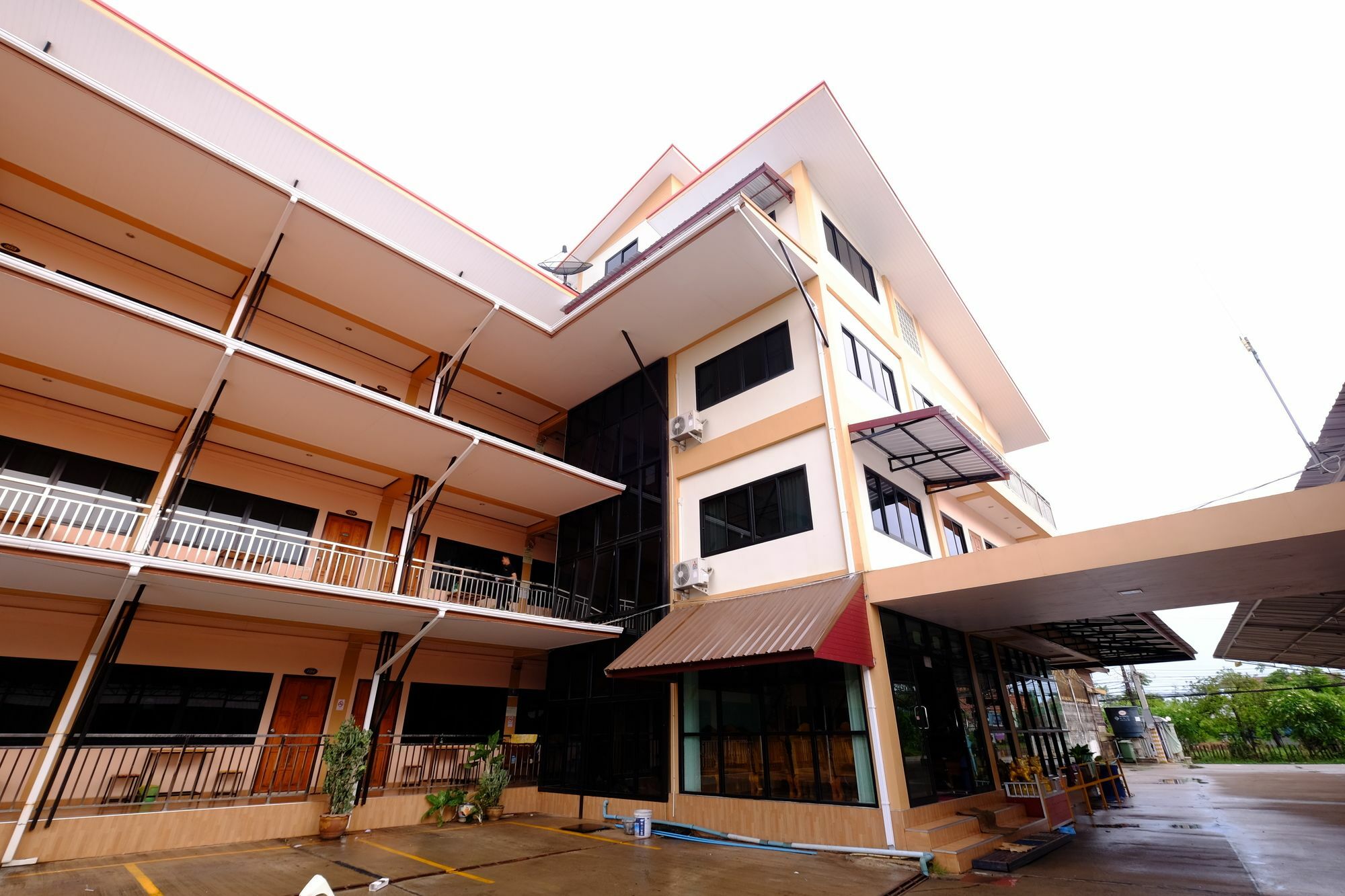 Kanjana Mansion Sakon Nakhon Eksteriør bilde